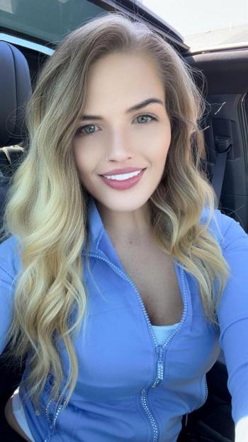 Chey, 26  female escort, Springfield