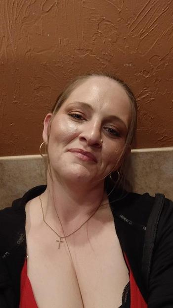 Lizzy, 34  female escort, Springfield