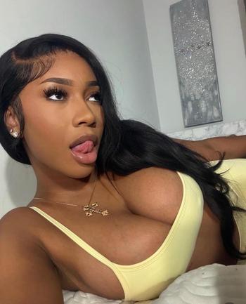 Lexi, 26  female escort, Springfield